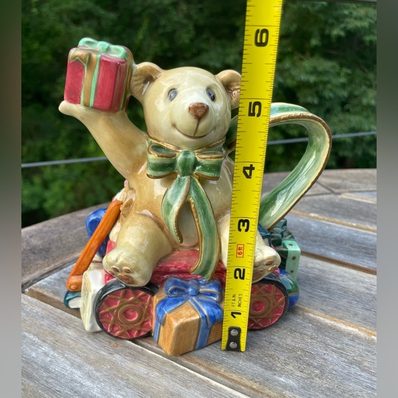 Fitz and Floyd Classics Teapot Old Fashioned Christmas Bear Sitting on Gifts - Picture 7 of 8
